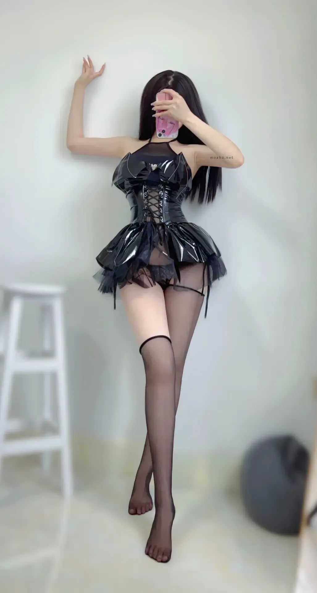 周温柔 – 黑丝皮裙jk【19P】